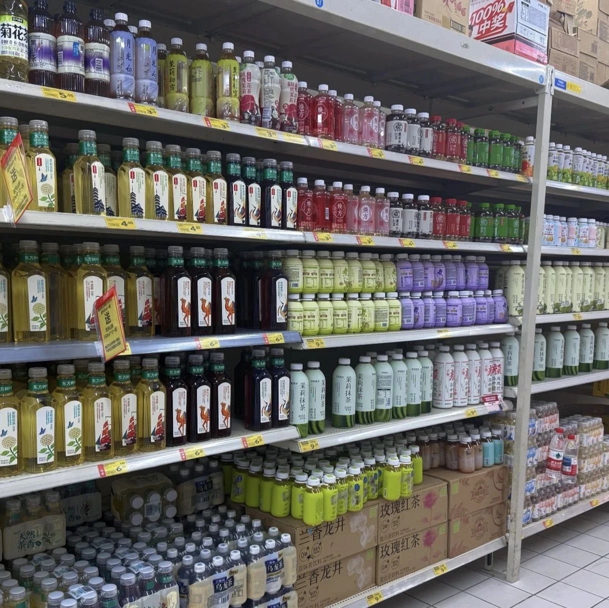 為什么煙酒店的C位，擺的都是水？